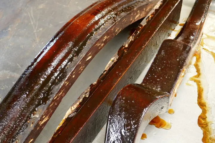Varnish remover is releasing that classic Phyfe red dye.