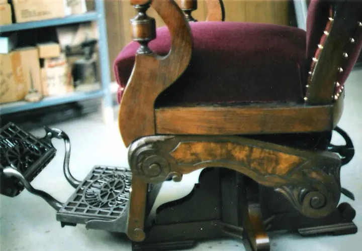 1895 Melchior Barber's Chair, photo 2 of 4