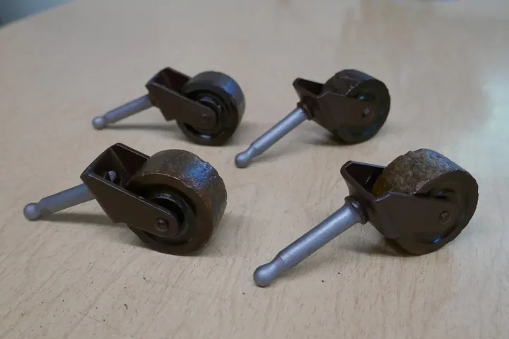 Clear-coated wheels trimmed with brown enamel